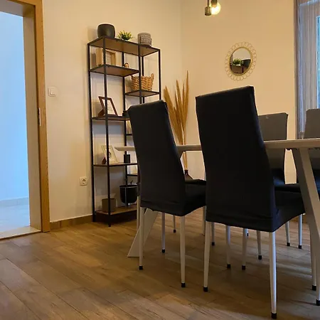 Apartment Cosy With Big Terrace In Orebić