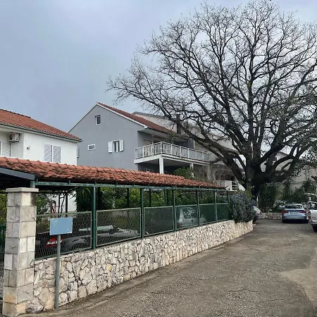 Cosy With Big Terrace In Orebić